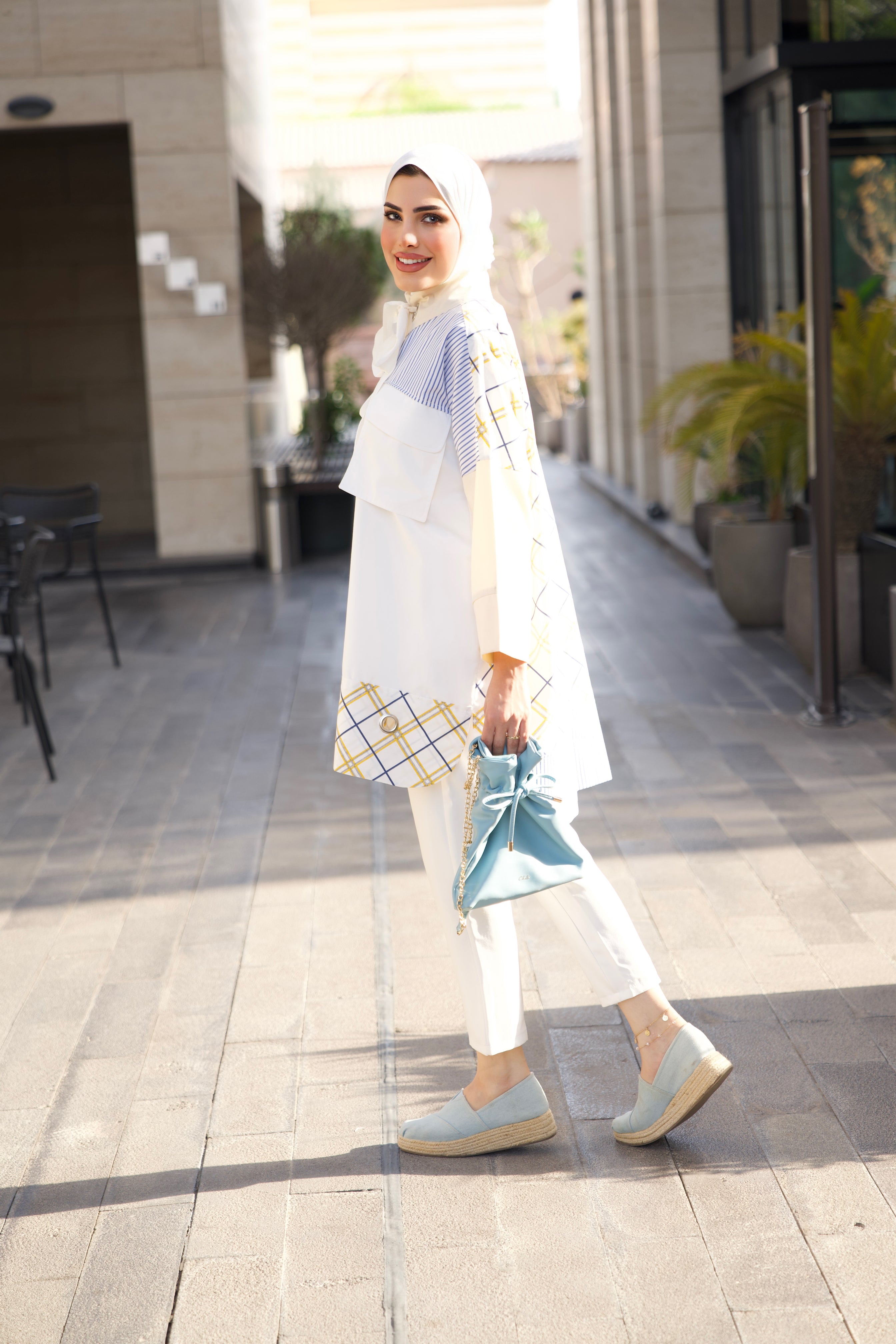 Shirt Model 1051 - Poplin & Cotton - White & Blue