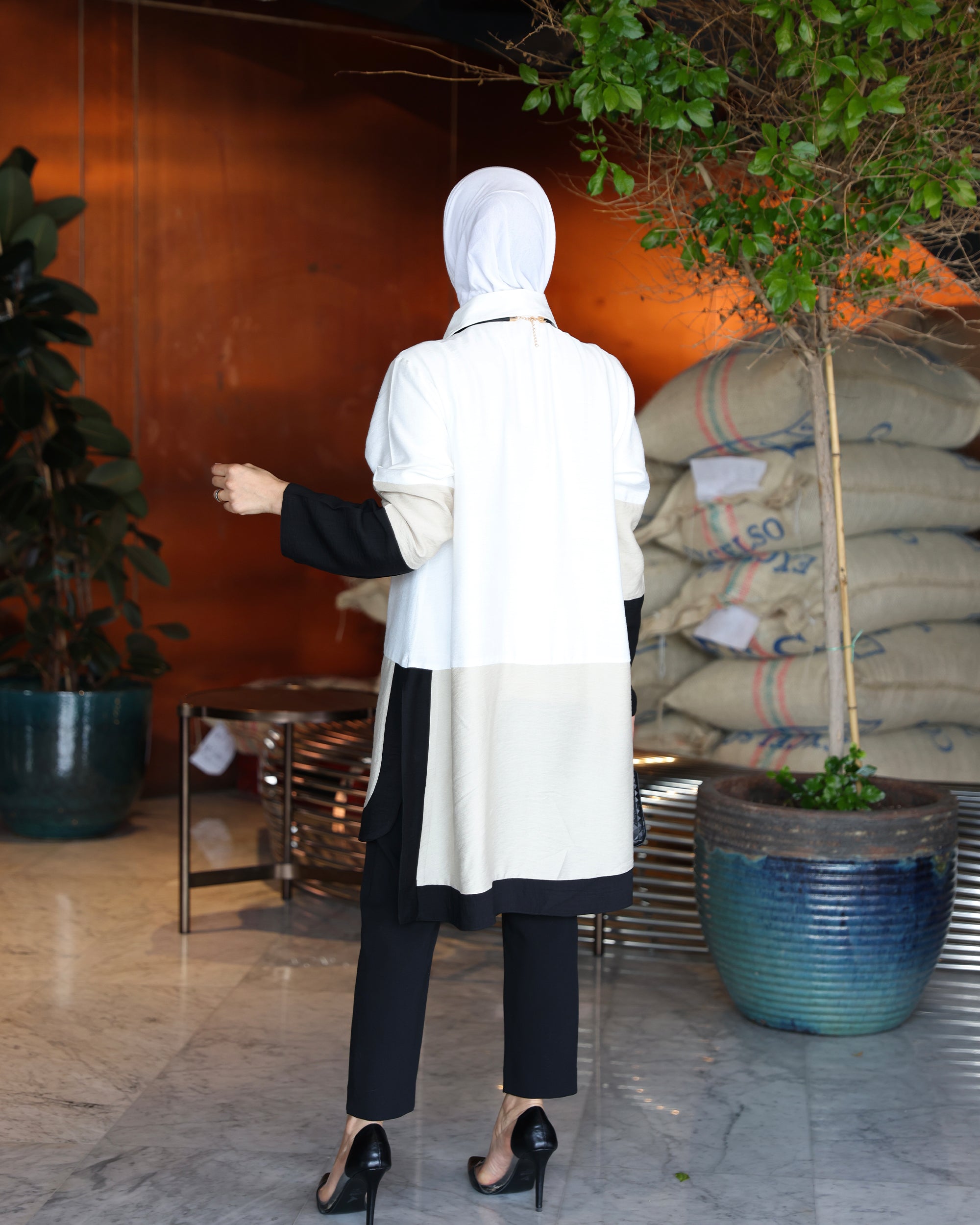 Shirt Model 1085 - Linen - White & Black